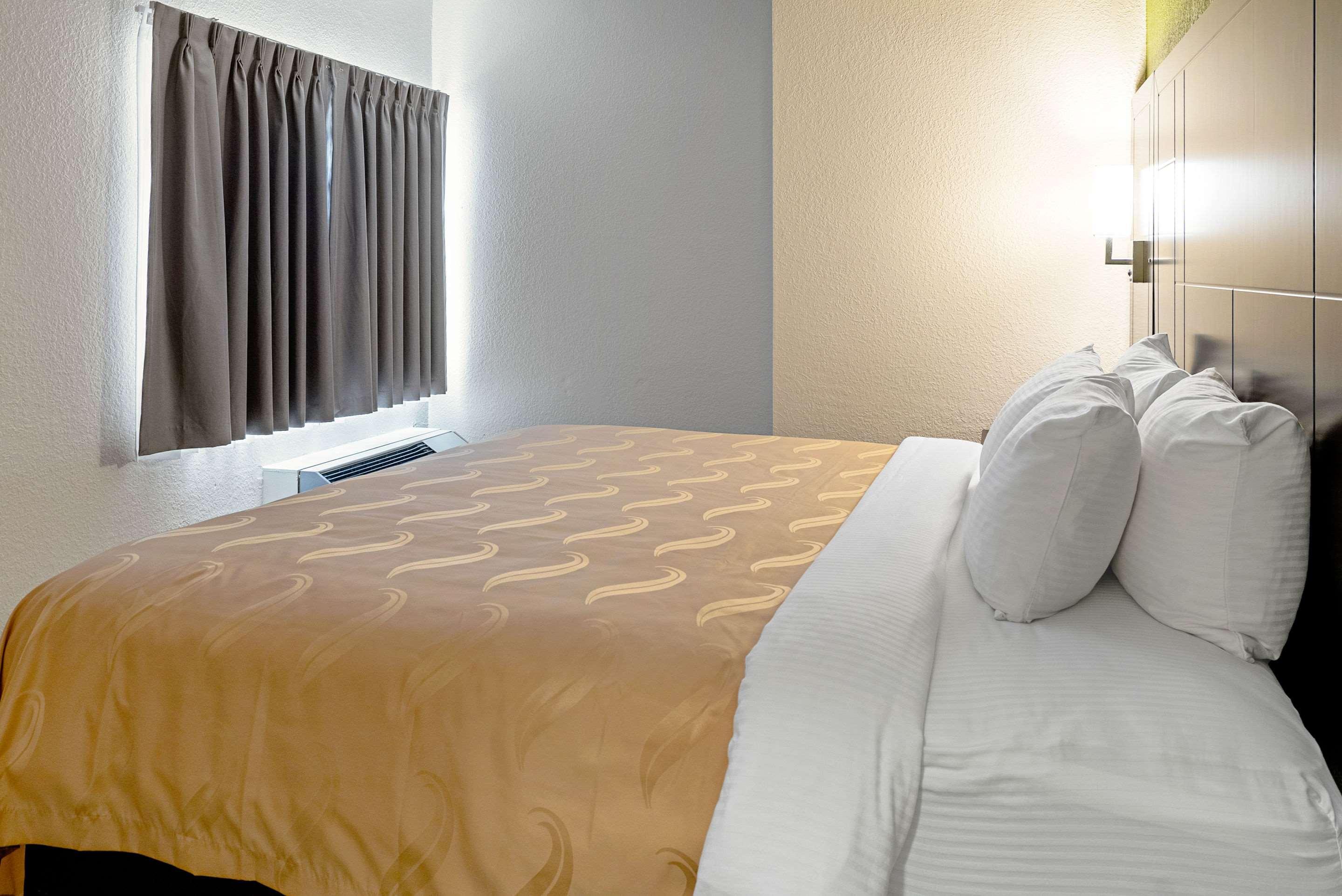 Quality Inn & Suites Robbinsville Buitenkant foto