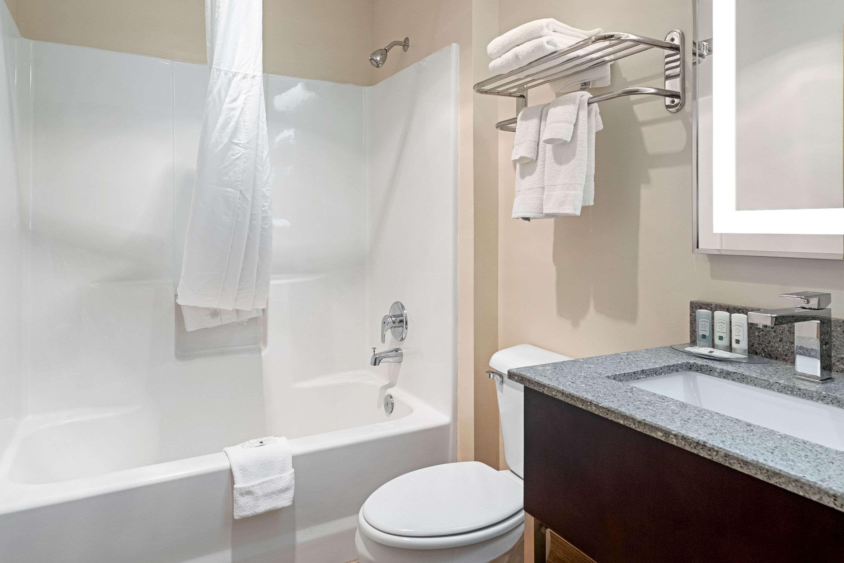 Quality Inn & Suites Robbinsville Buitenkant foto