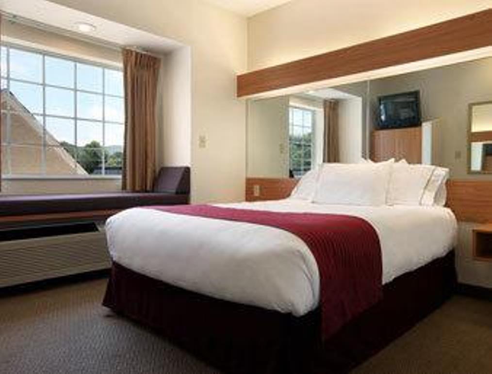 Quality Inn & Suites Robbinsville Buitenkant foto