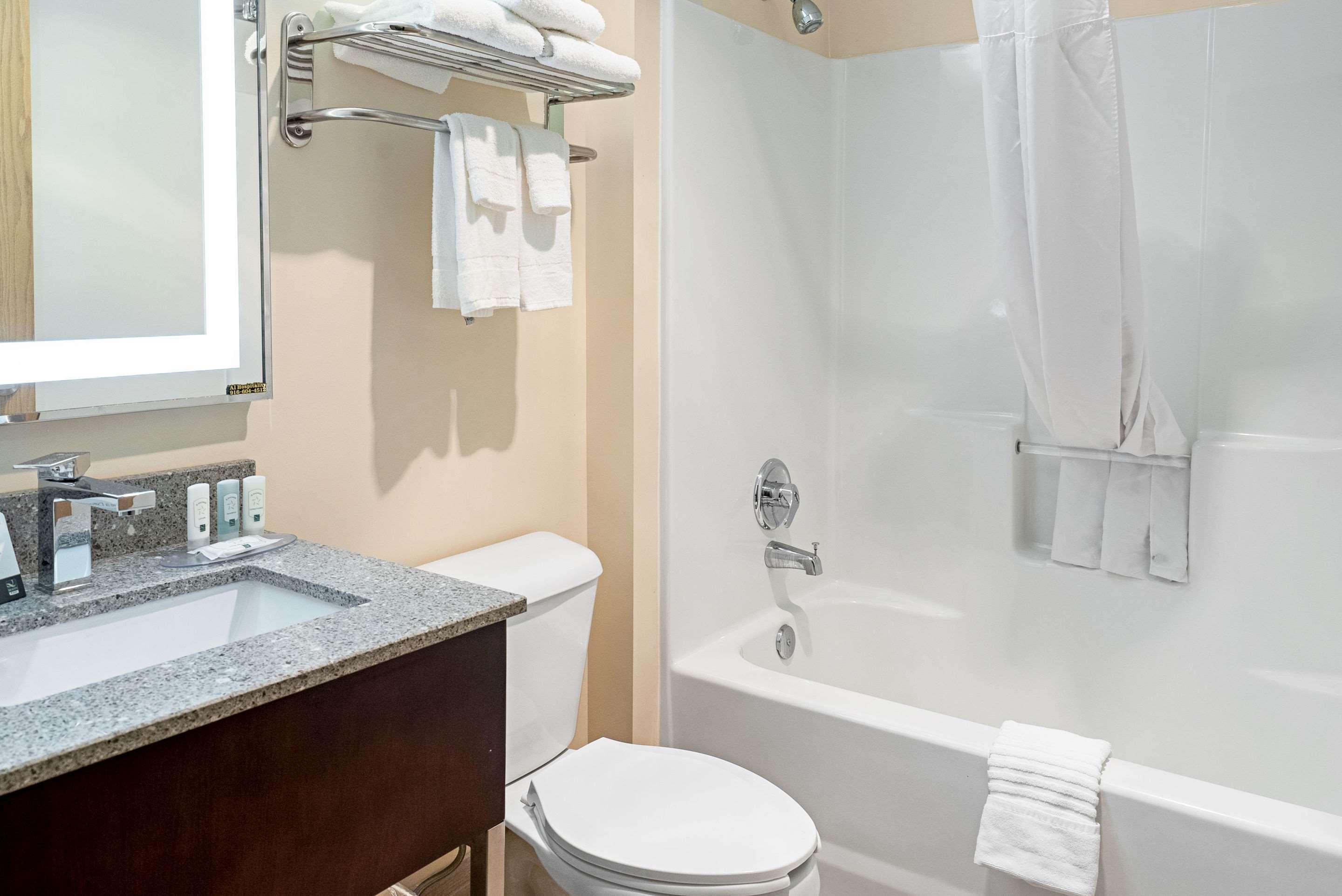 Quality Inn & Suites Robbinsville Buitenkant foto