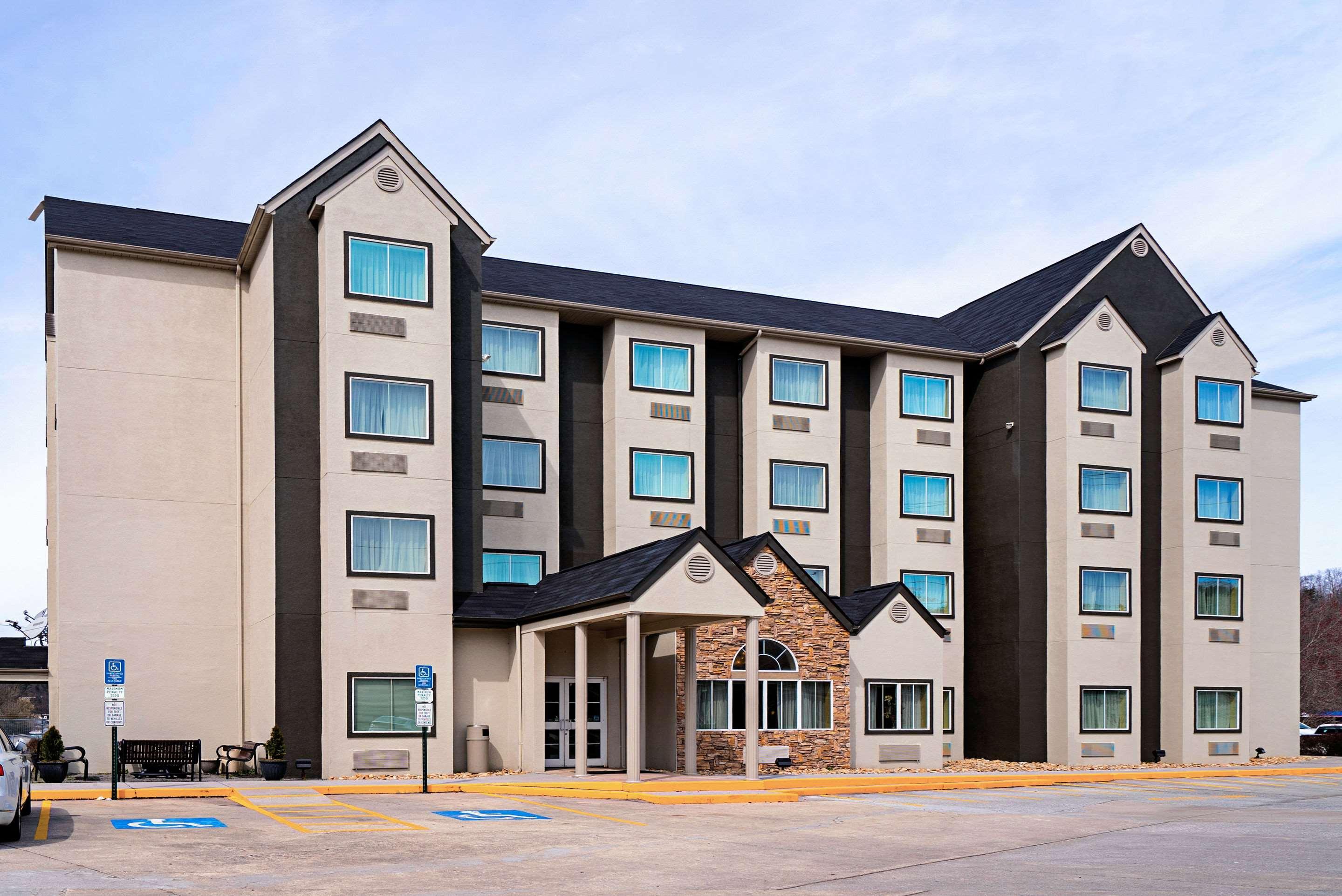 Quality Inn & Suites Robbinsville Buitenkant foto