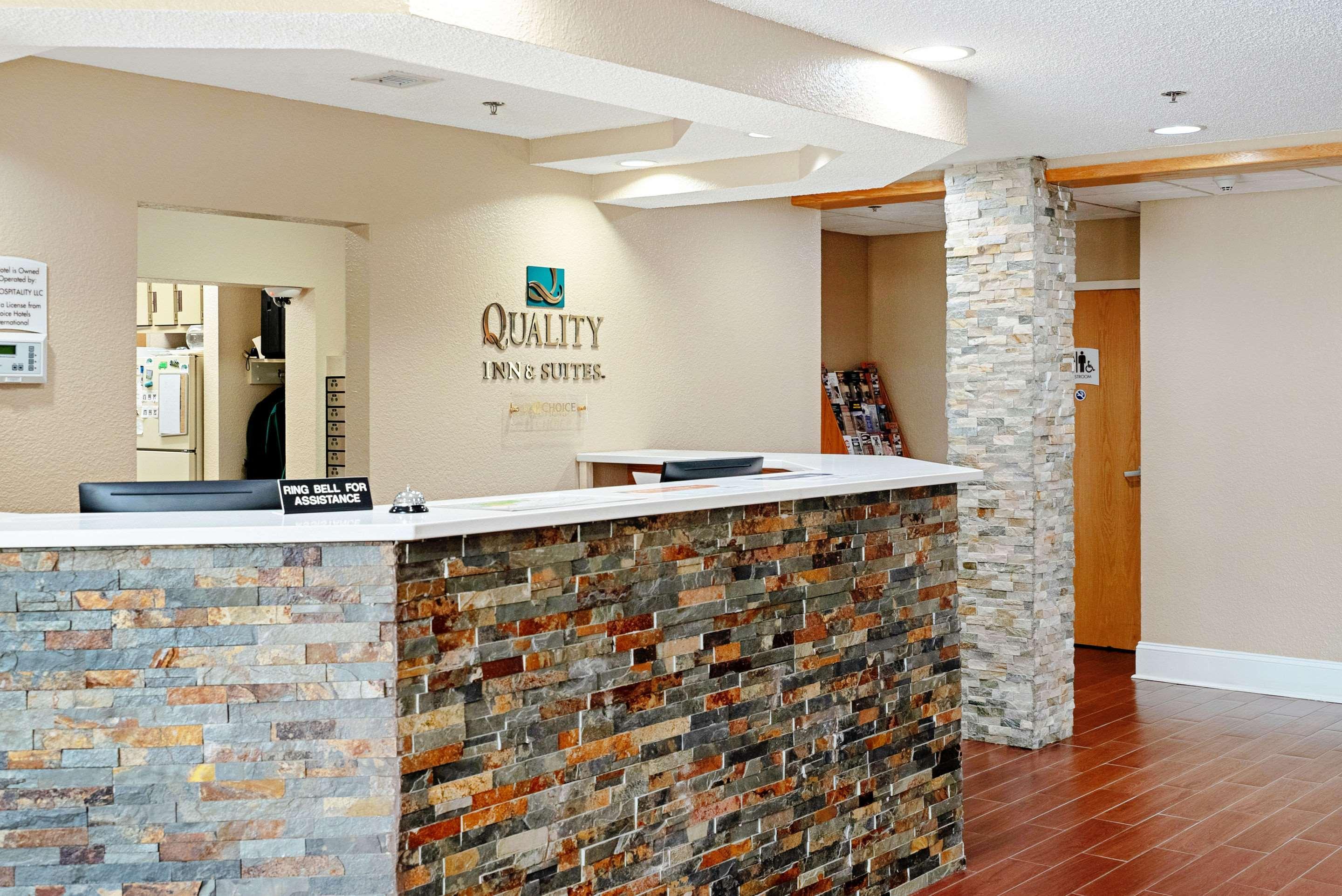 Quality Inn & Suites Robbinsville Buitenkant foto