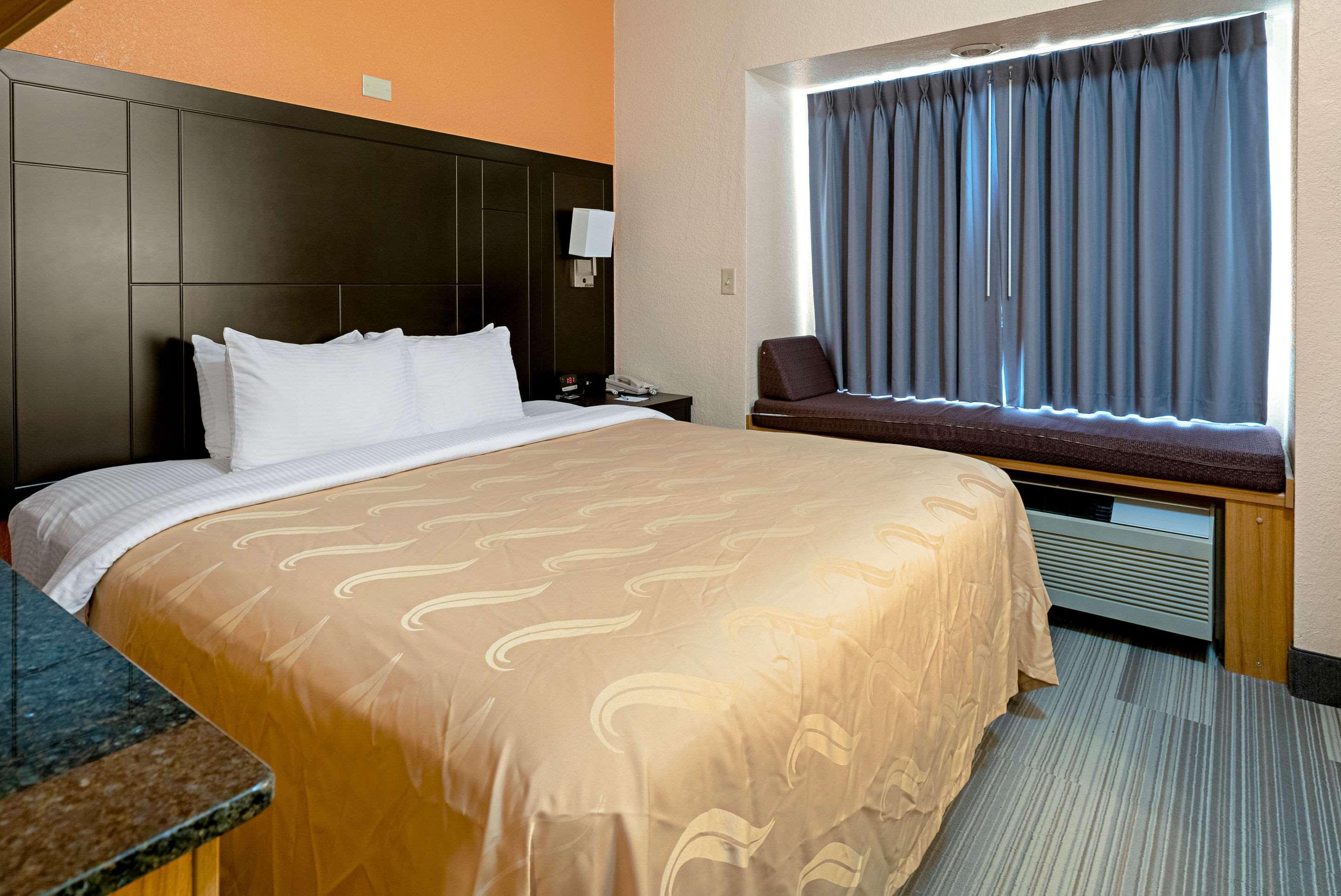 Quality Inn & Suites Robbinsville Buitenkant foto