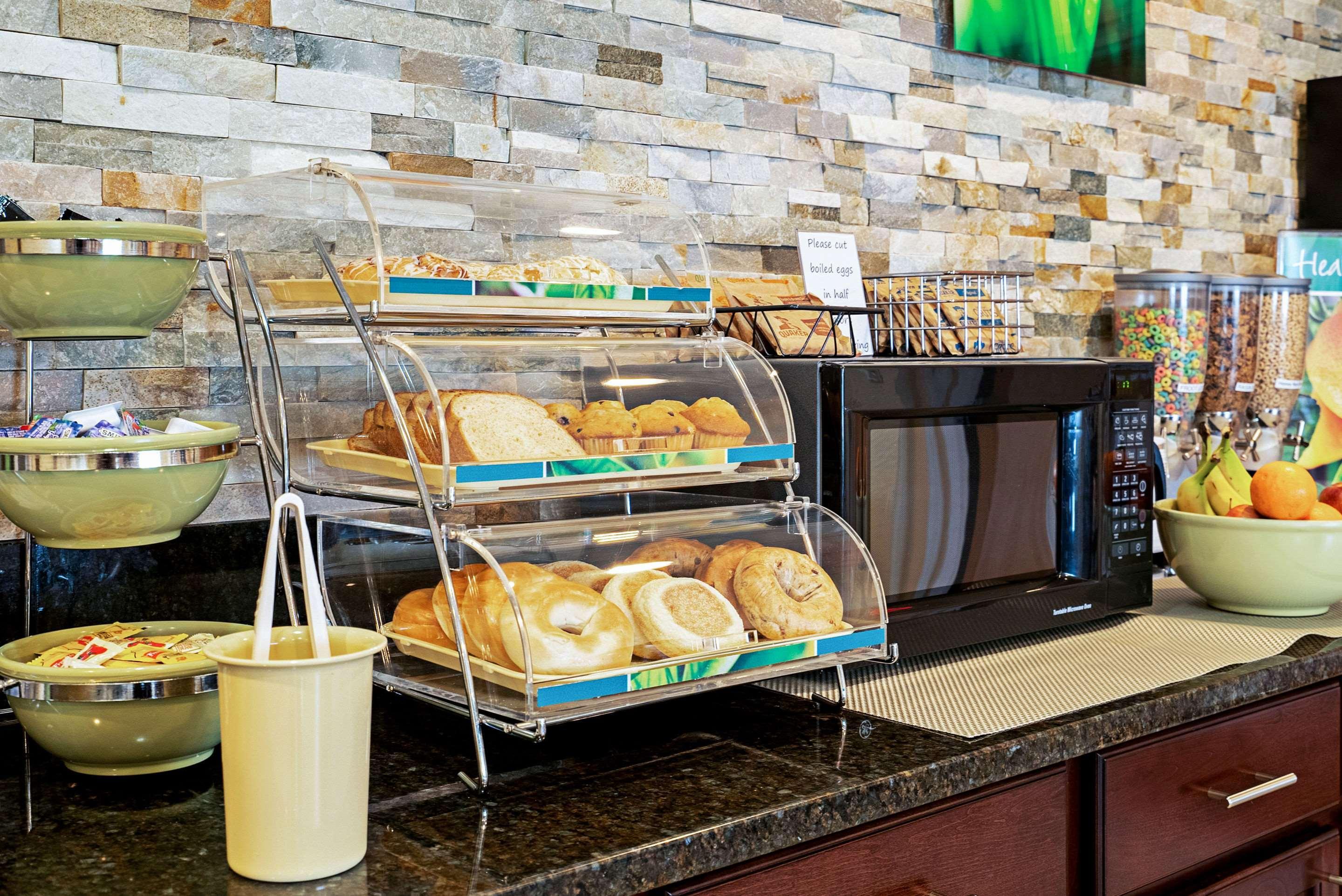 Quality Inn & Suites Robbinsville Buitenkant foto