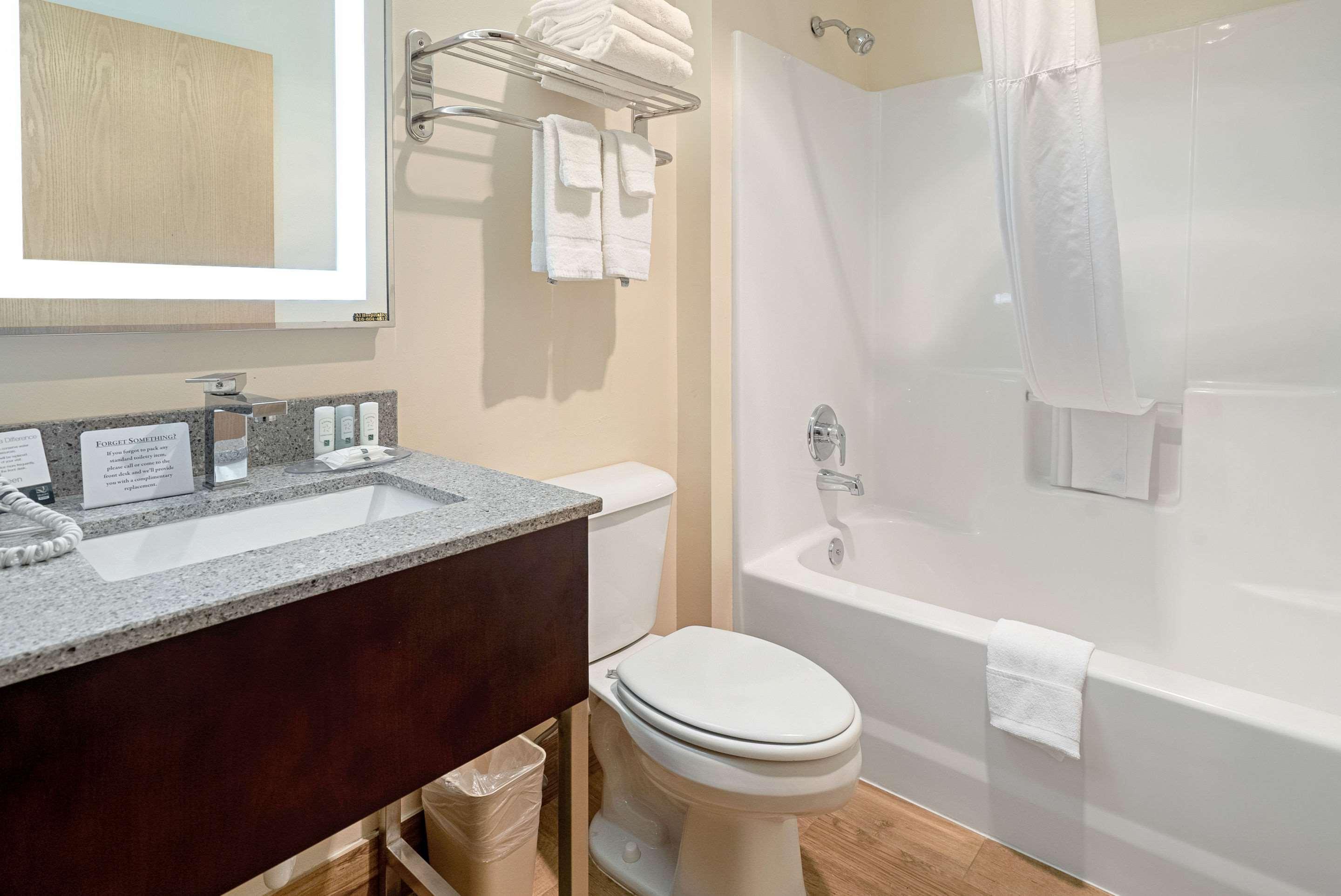 Quality Inn & Suites Robbinsville Buitenkant foto