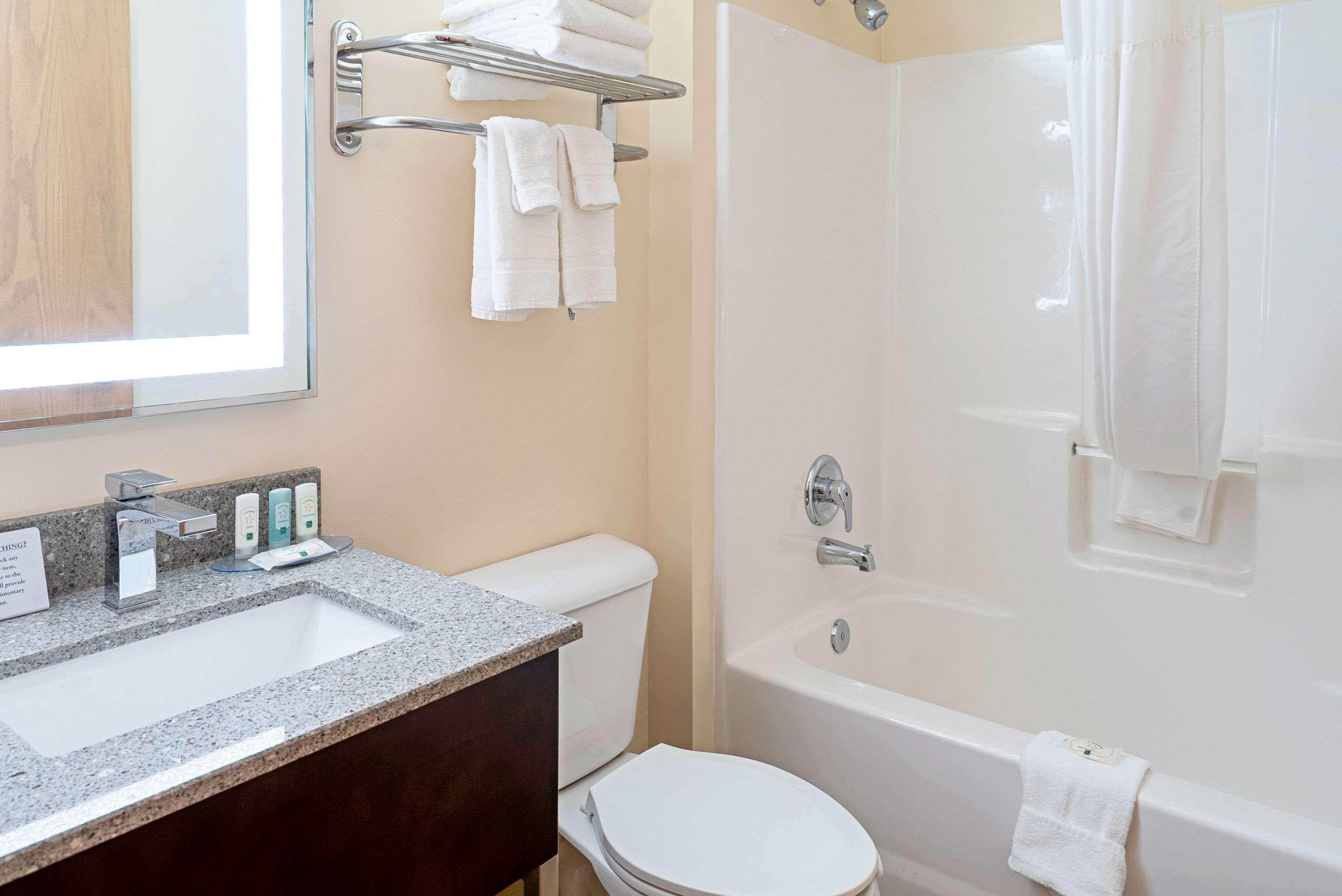 Quality Inn & Suites Robbinsville Buitenkant foto