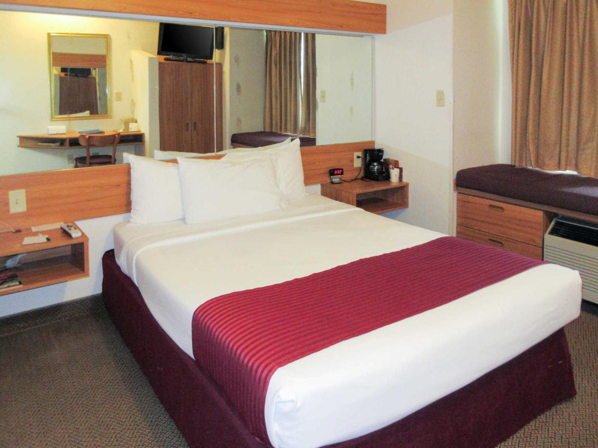 Quality Inn & Suites Robbinsville Buitenkant foto