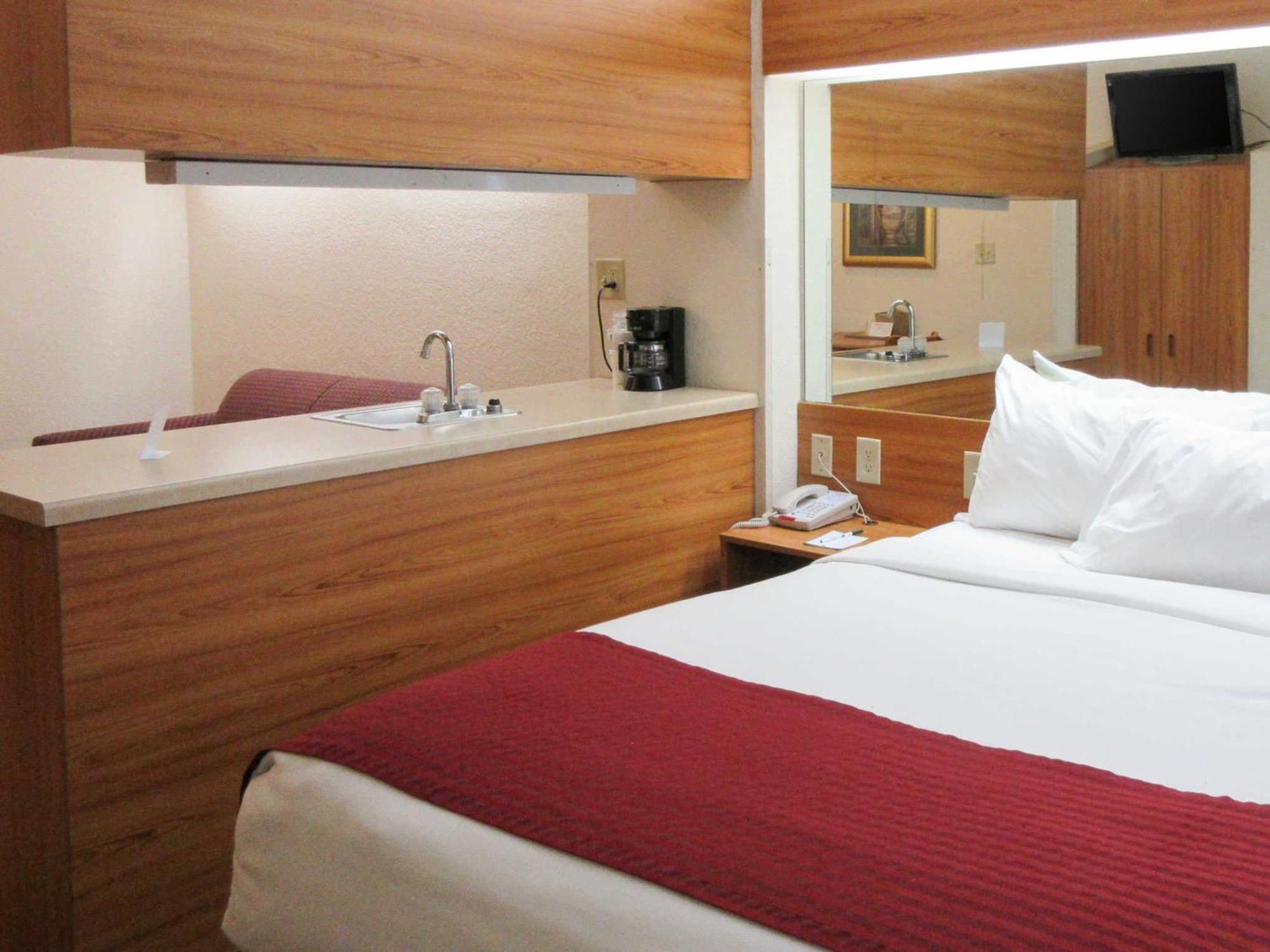 Quality Inn & Suites Robbinsville Buitenkant foto
